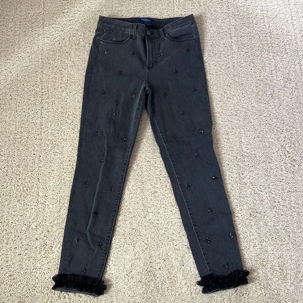 Talbot size 6 high rise ankle jegging frilly ankles and pockets